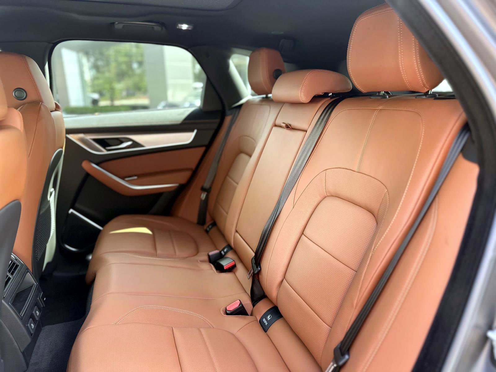 New 2026 Jaguar F-PACE R-Dynamic S image 9