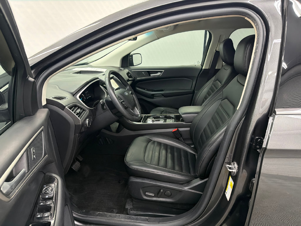 Used 2020 Ford Edge SEL w/ Convenience Package FWD image 9