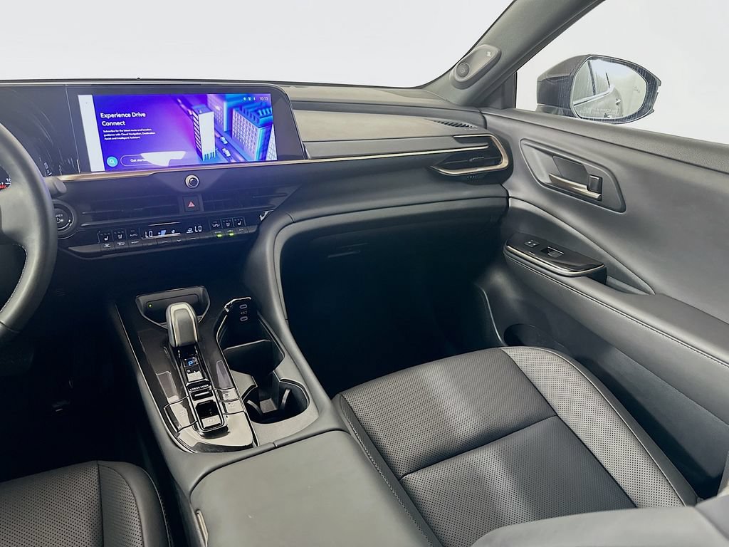 Used 2024 Toyota Crown AWD/4WD image 23