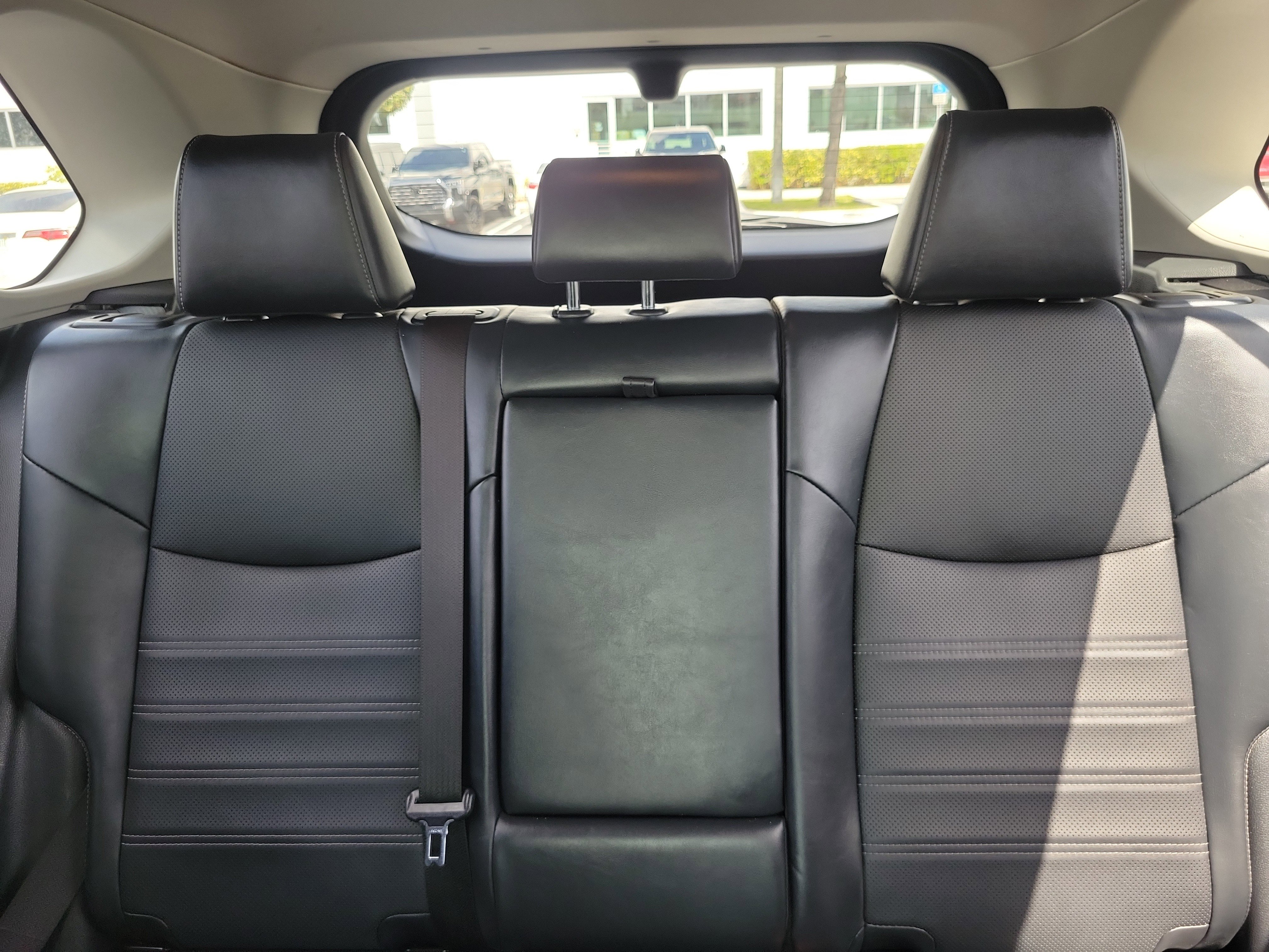 Used 2021 Toyota RAV4 Limited image 21