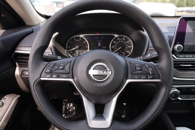Certified 2025 Nissan Altima 2.5 SV FWD image 10