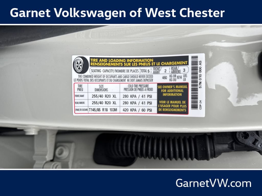 Used 2025 Volkswagen Tiguan SEL R-Line AWD/4WD image 9