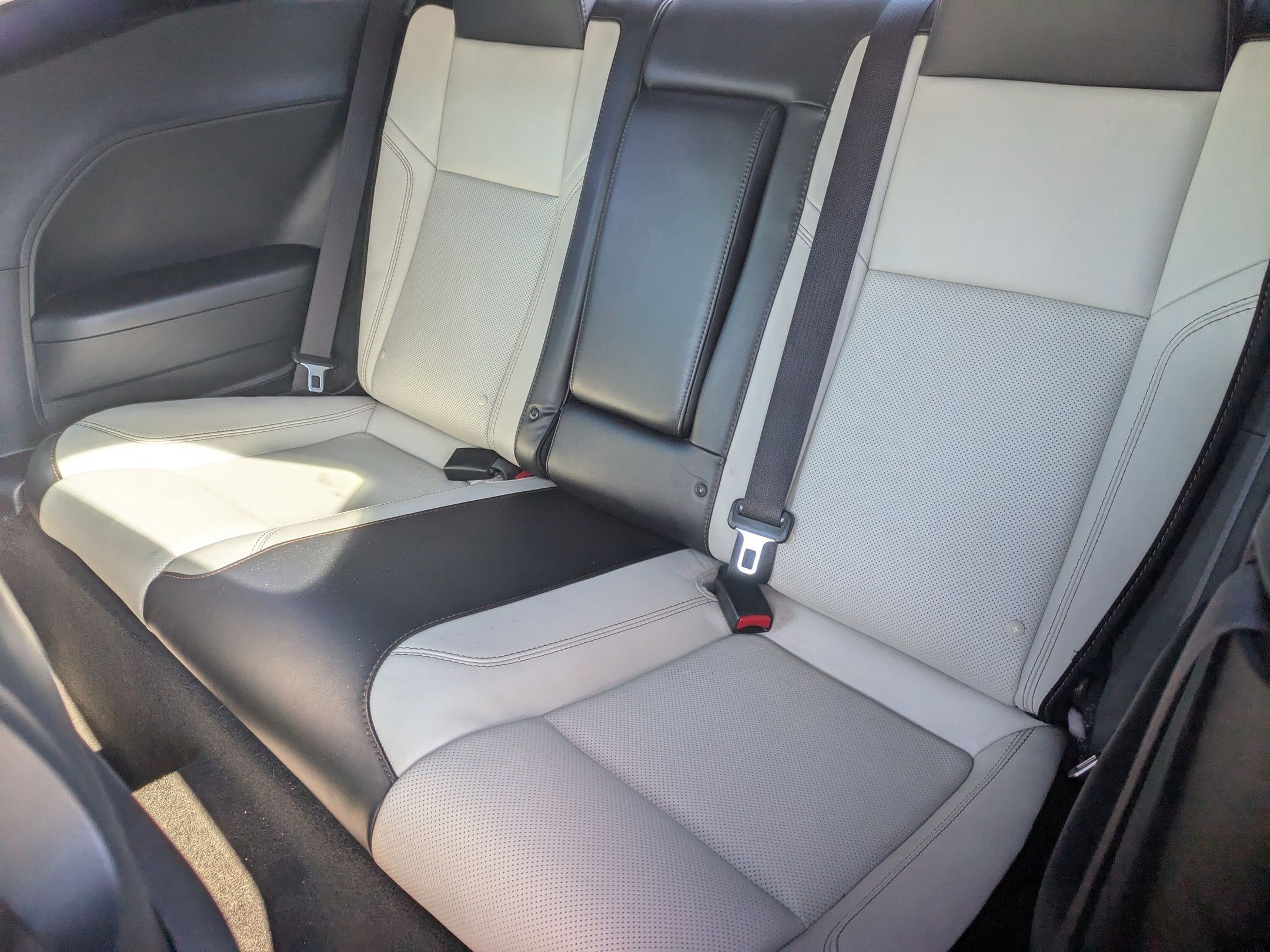 Used 2016 Dodge Challenger SXT Plus image 18