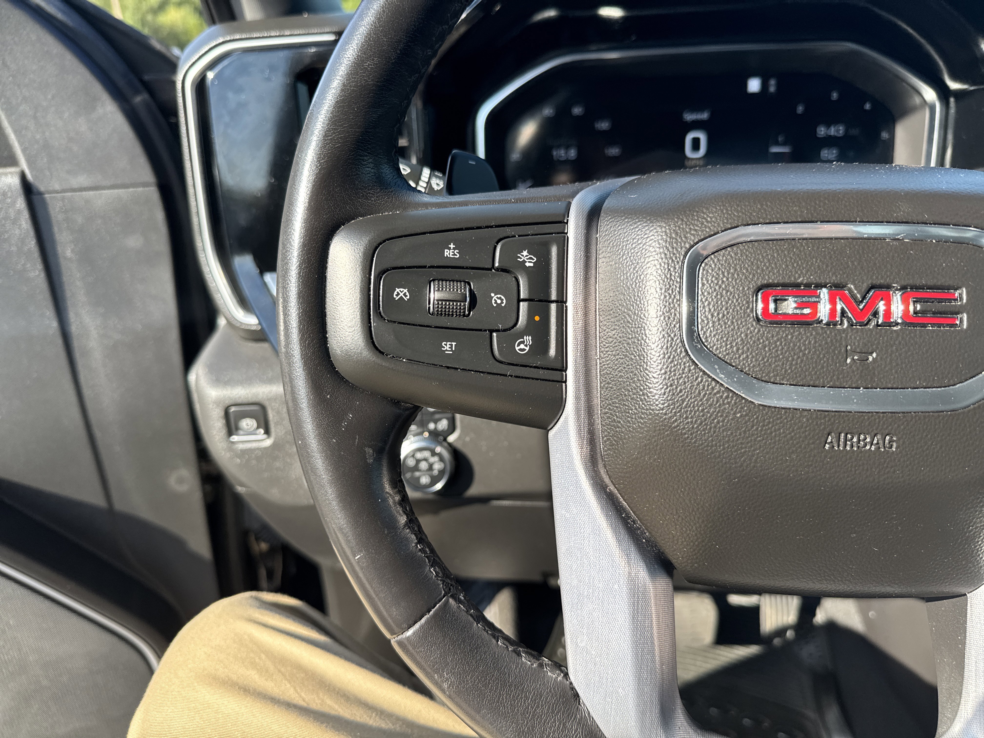 Used 2022 GMC Sierra 1500 SLT w/ SLT Premium Package image 18
