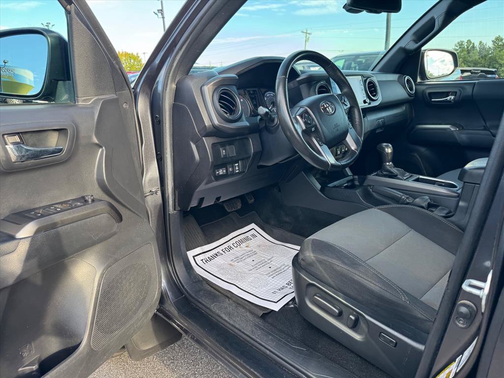 Used 2022 Toyota Tacoma TRD Sport w/ Black Out Package (TMS) AWD/4WD image 14