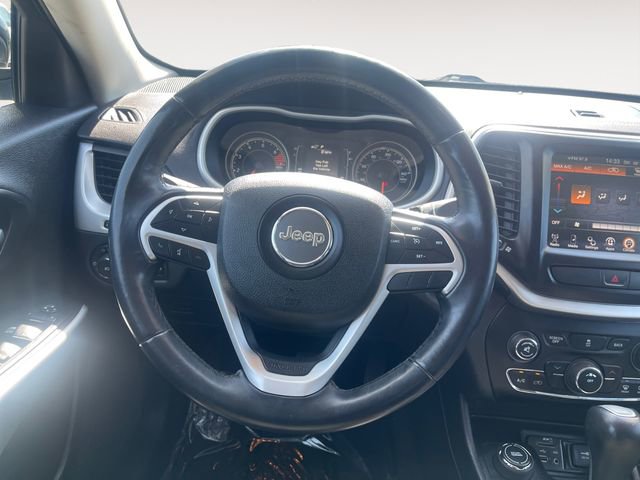 Used 2018 Jeep Cherokee Latitude Plus image 12