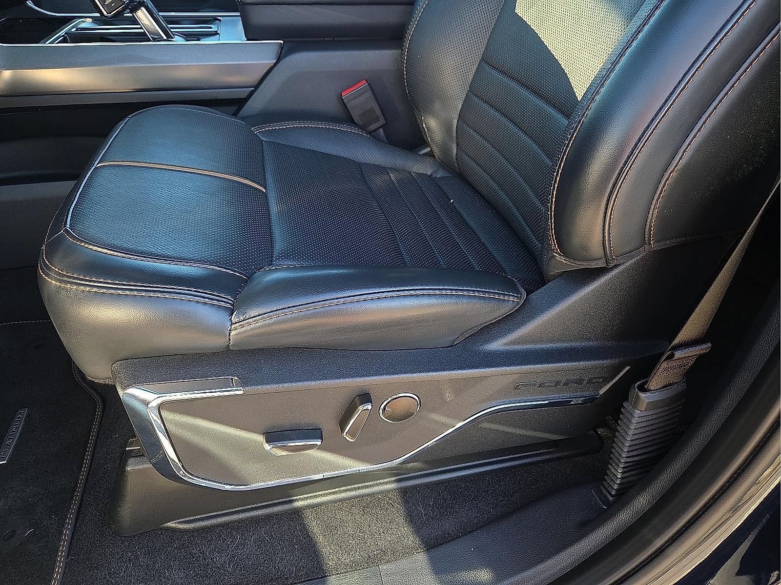 Used 2023 Ford F150 Platinum AWD/4WD image 14