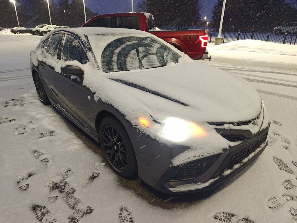 Used 2023 Toyota Camry SE video 1