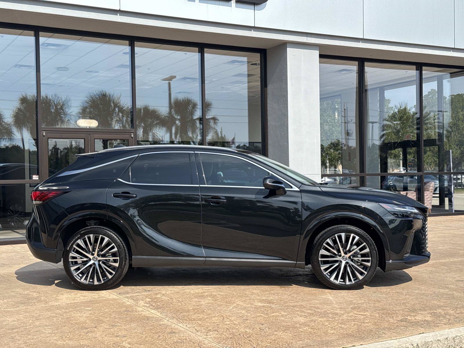 Used 2023 Lexus RX 350 Premium Plus w/ Cold Area Package FWD image 2