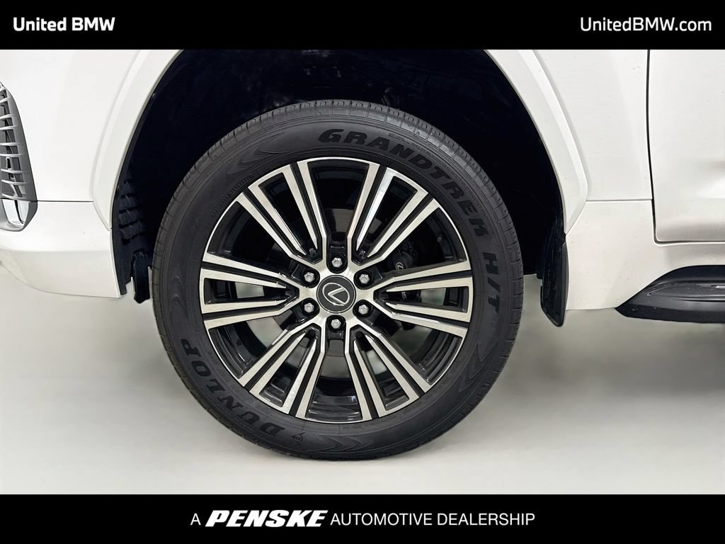 Used 2025 Lexus LX 600 4WD w/ Accessory Package (2T) image 2