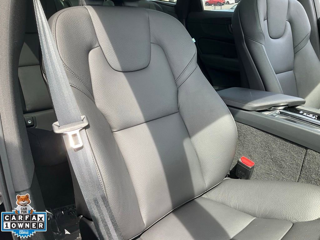 Used 2025 Volvo XC60 B5 Plus image 60
