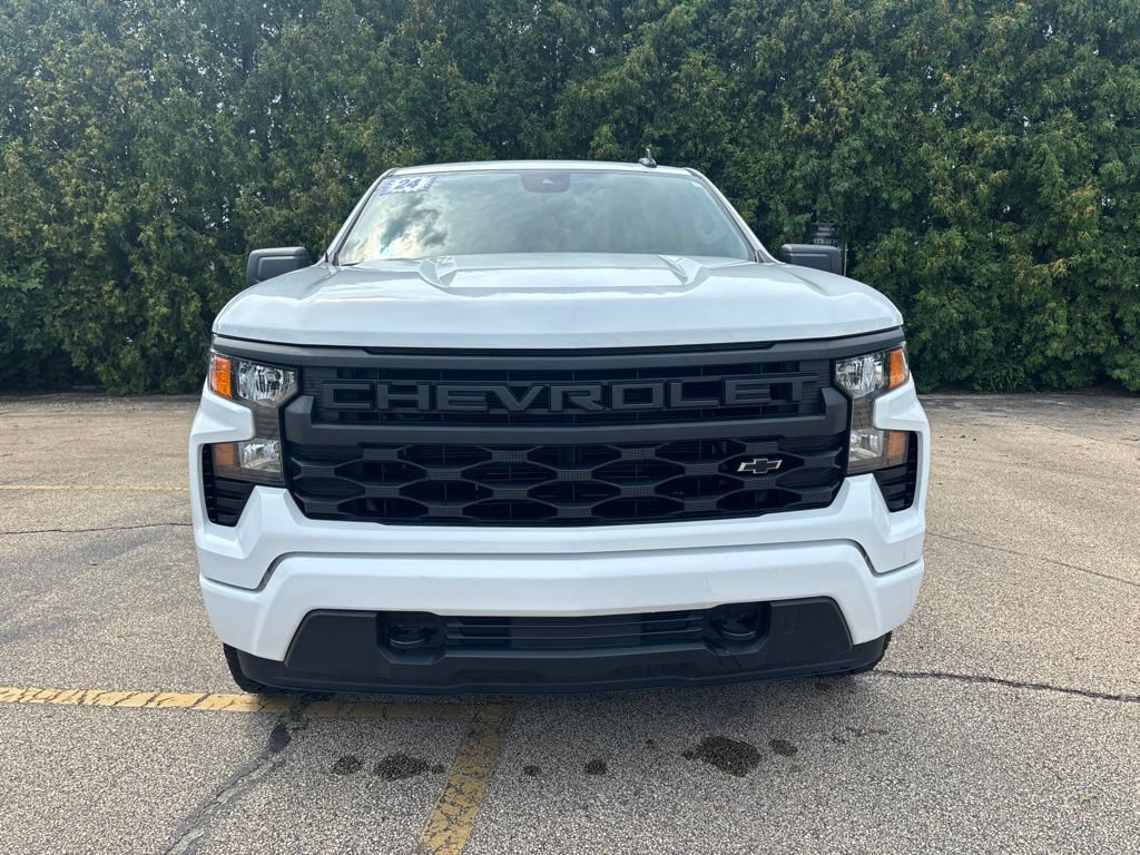 Used 2024 Chevrolet Silverado 1500 Custom w/ Dark Appearance Package AWD/4WD image 1