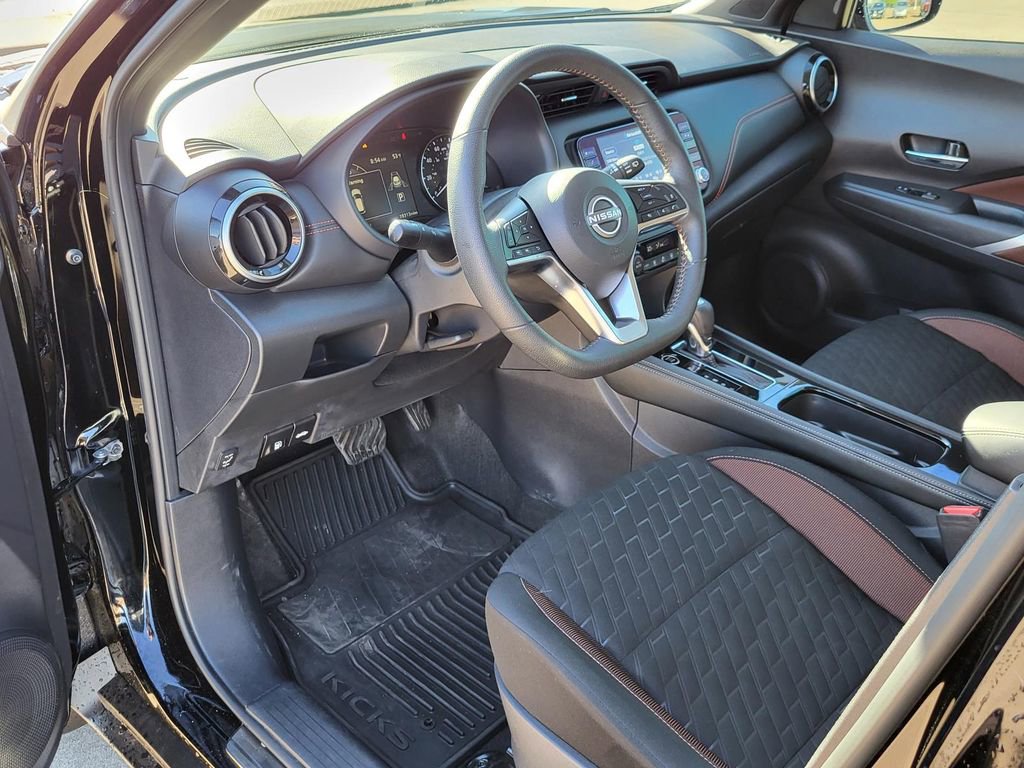 Used 2024 Nissan Kicks SR w/ Interior Electronics Package FWD image 16