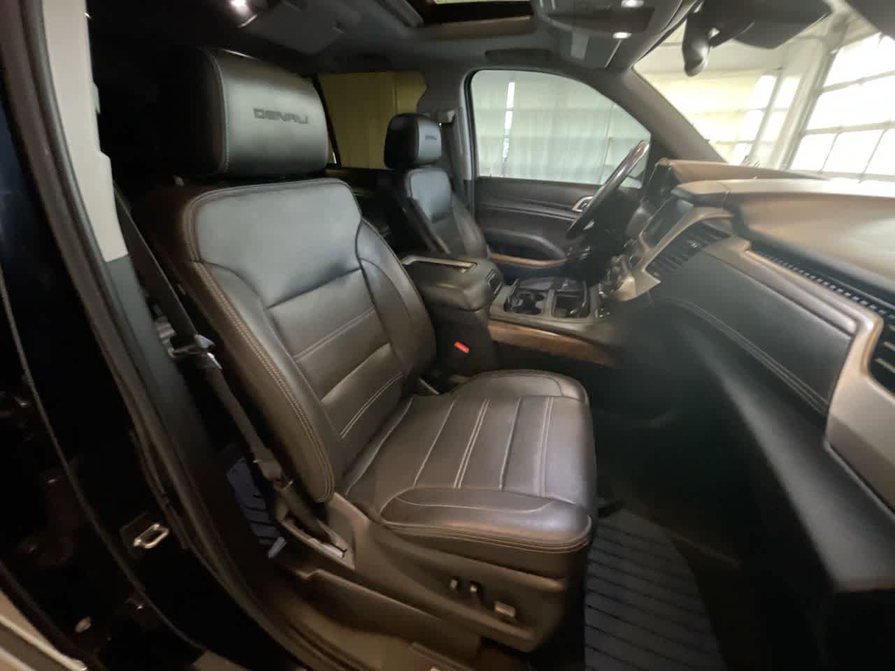 Used 2018 GMC Yukon Denali w/ Open Road Package AWD/4WD image 26