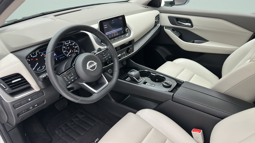 Used 2023 Nissan Rogue SV w/ SV Premium B Package AWD/4WD image 12