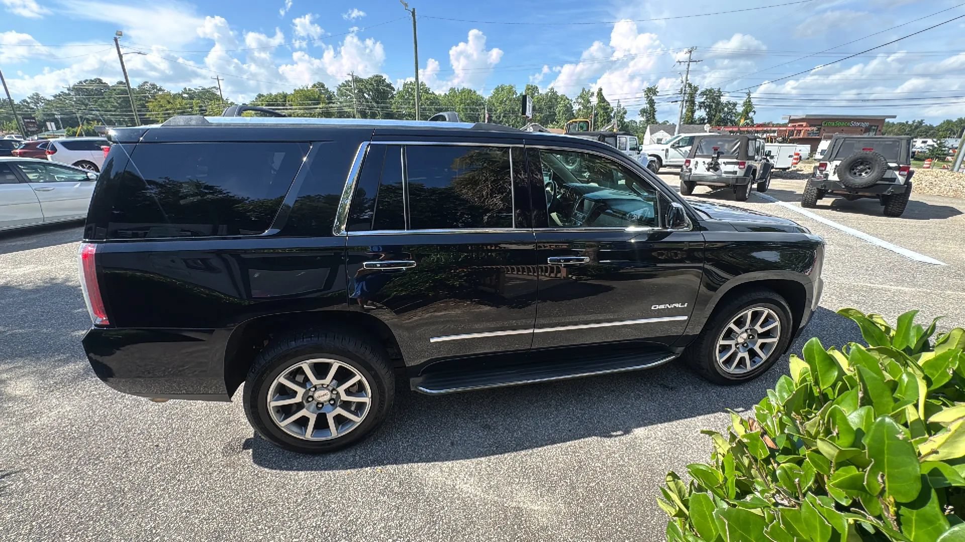 Used 2016 GMC Yukon Denali w/ Open Road Package AWD/4WD image 4