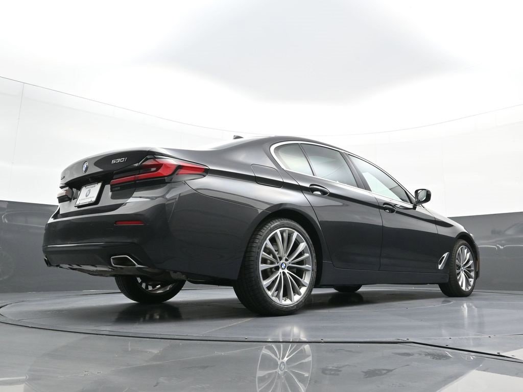 Used 2023 BMW 530i xDrive w/ Premium Package image 28