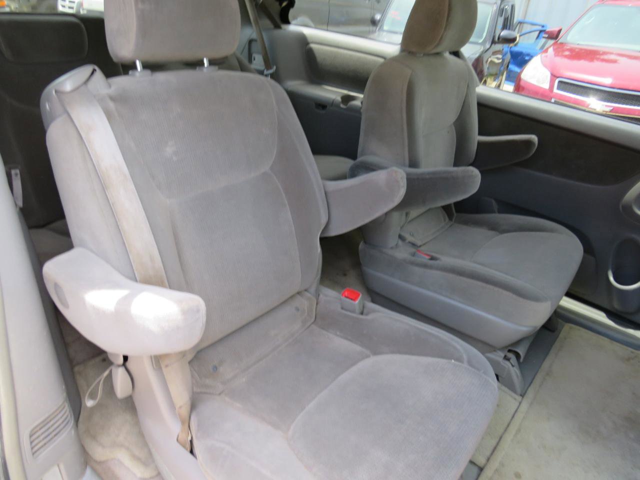 Used 2005 Toyota Sienna LE image 27