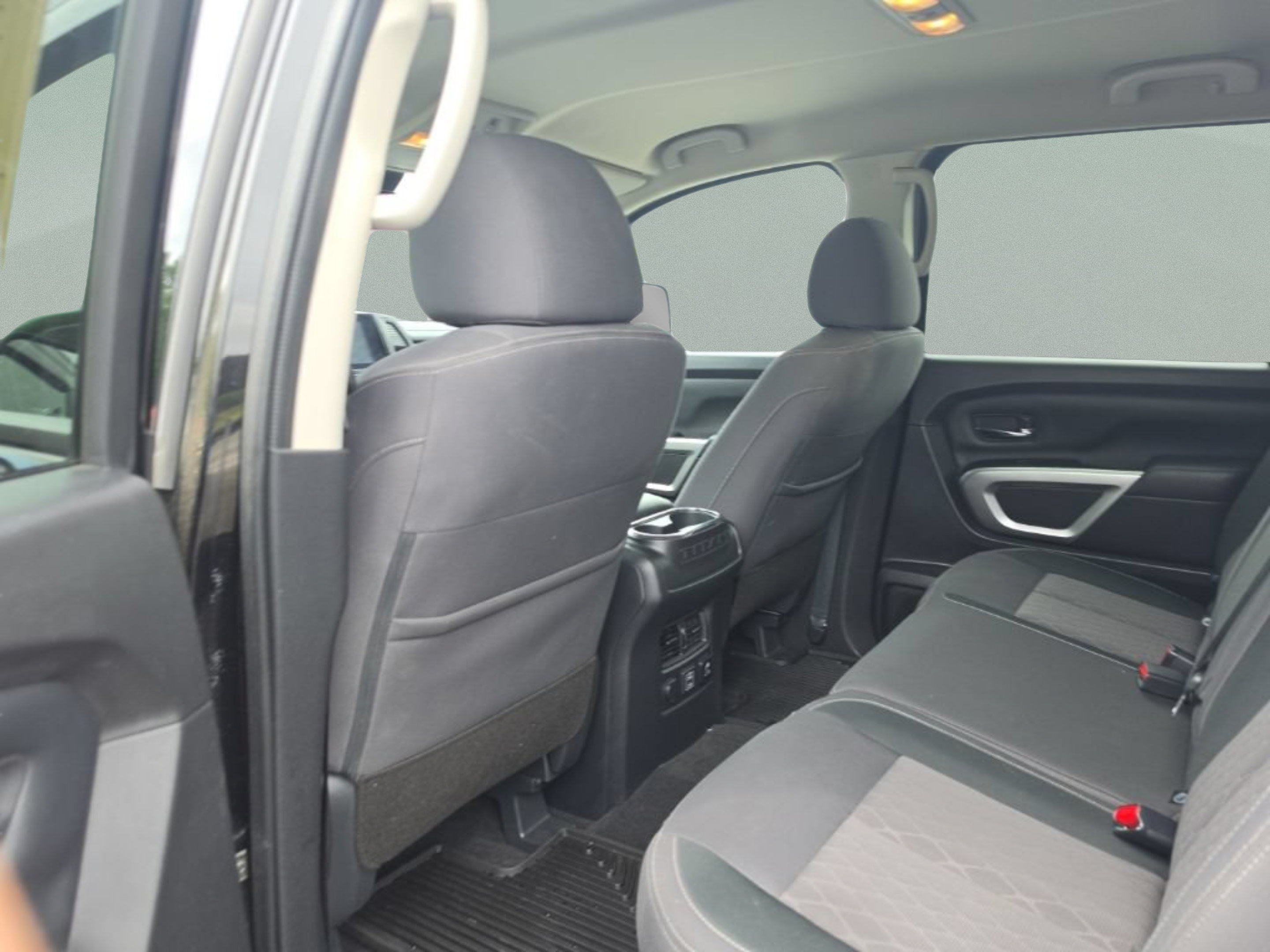 Used 2024 Nissan Titan SV w/ SV Convenience Package AWD/4WD image 21