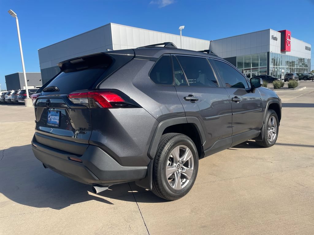 Used 2025 Toyota RAV4 XLE AWD/4WD image 5