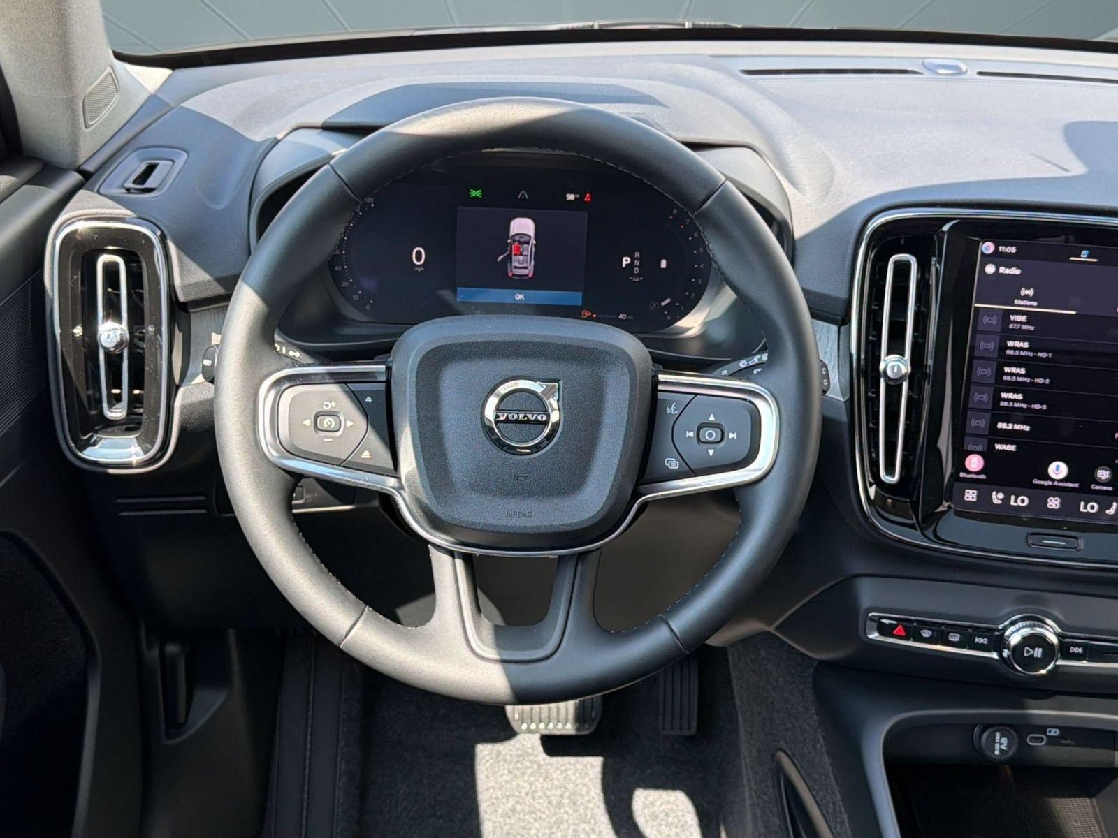 New 2026 Volvo XC40 B5 Core w/ Climate Package AWD/4WD image 11