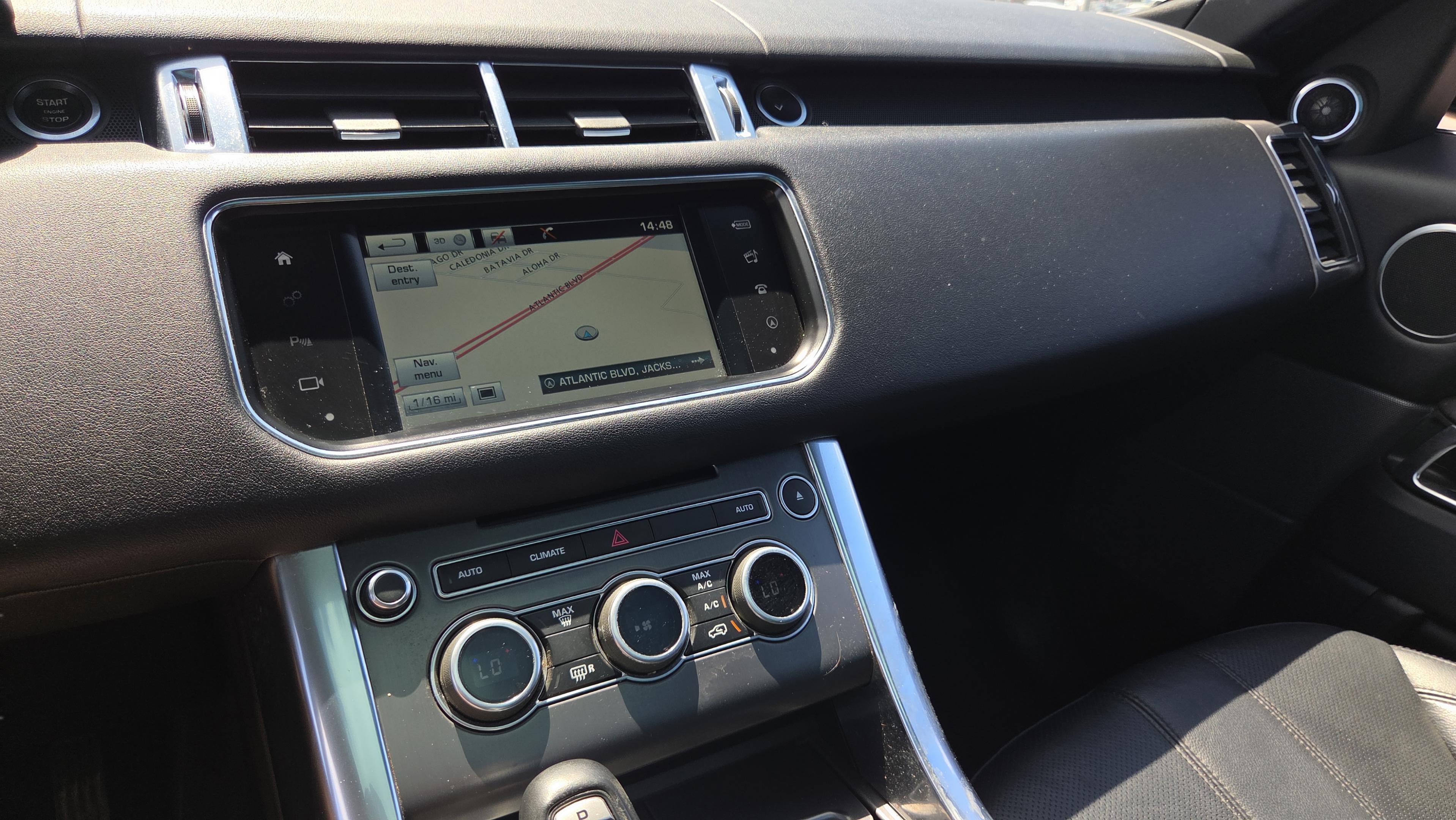 Used 2016 Land Rover Range Rover Sport SE AWD/4WD image 31