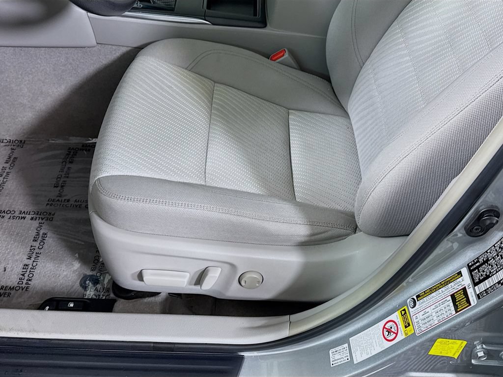 Used 2015 Toyota Camry LE FWD image 22