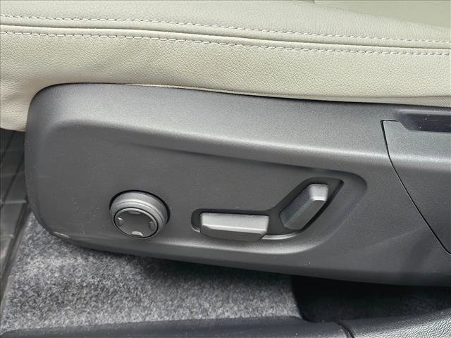 Used 2026 Volvo XC40 B5 Ultra w/ Climate Package image 19