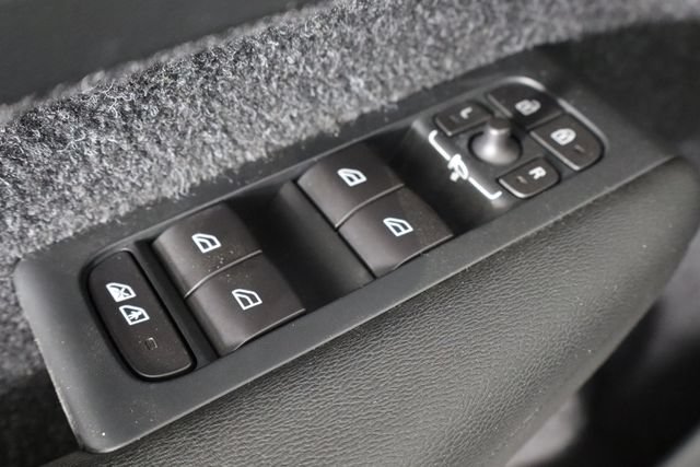 Used 2019 Volvo XC40 T5 Inscription AWD/4WD image 18