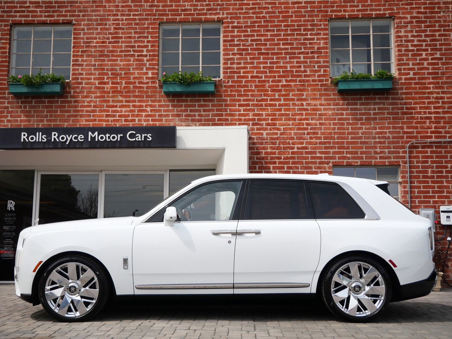 New 2026 Rolls-Royce Cullinan image 3