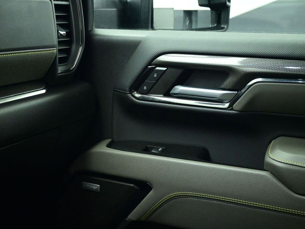 Used 2024 Chevrolet Silverado 2500 ZR2 w/ Technology Package image 58