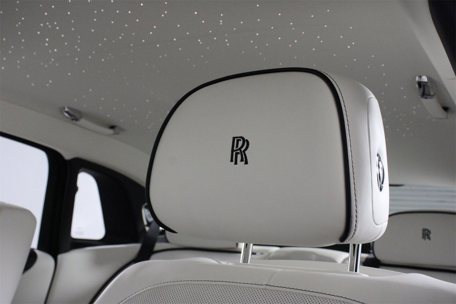 New 2025 Rolls-Royce Ghost image 9