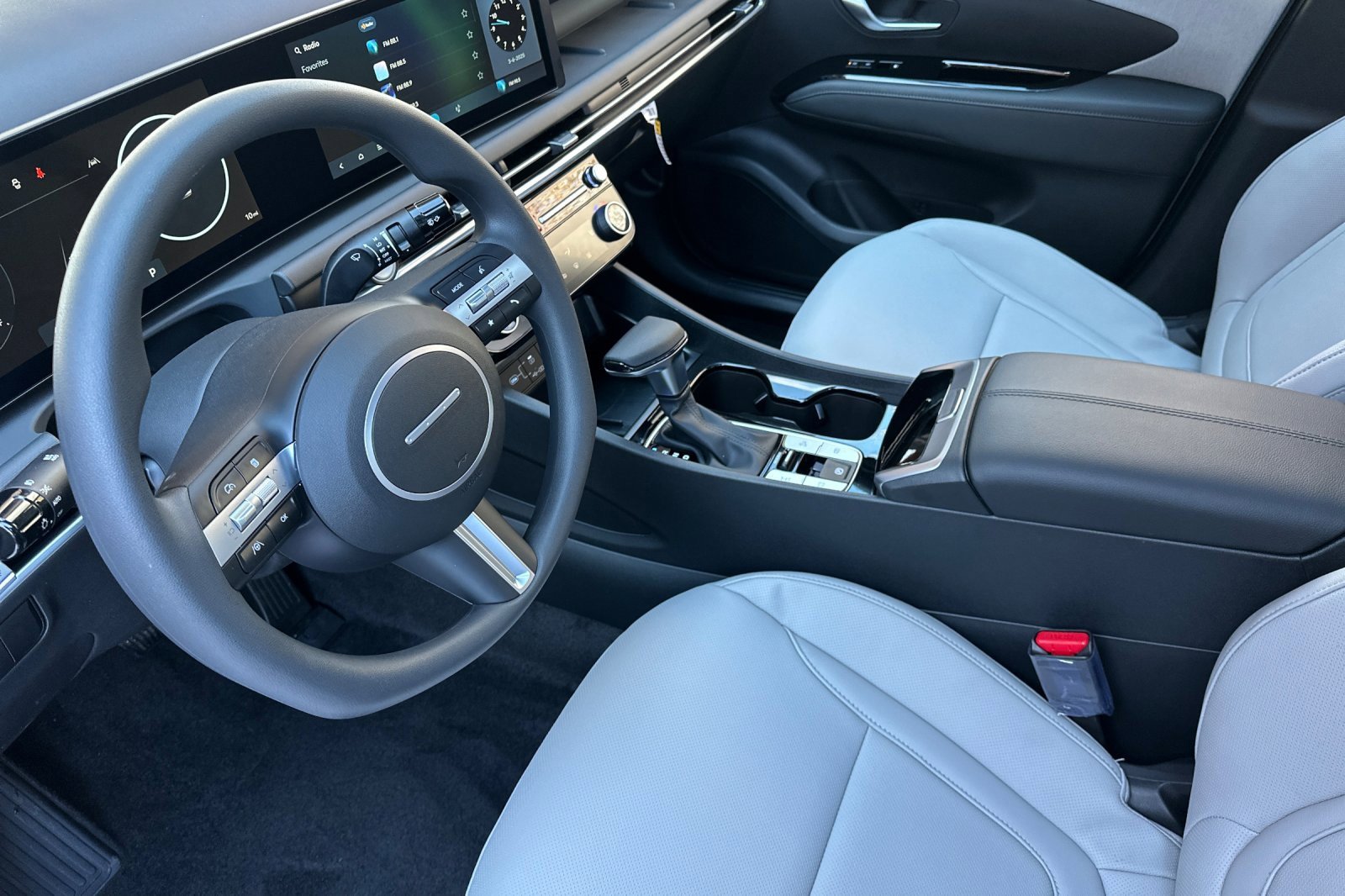 Certified 2025 Hyundai Santa Cruz SEL image 11