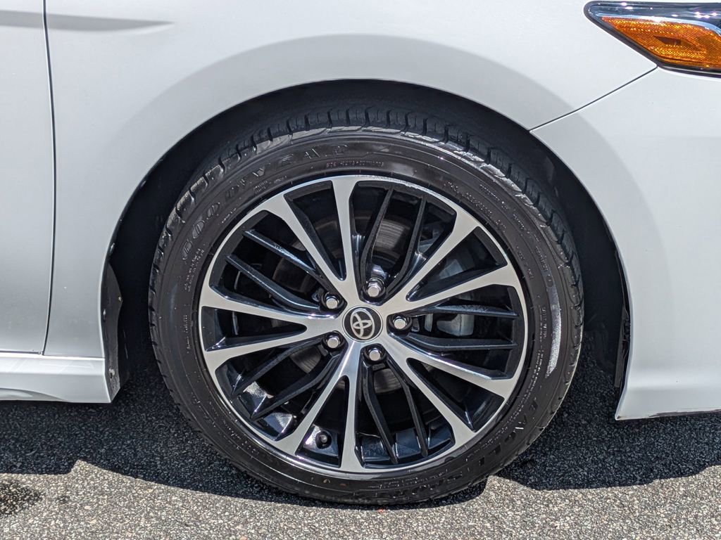 Used 2020 Toyota Camry SE image 13