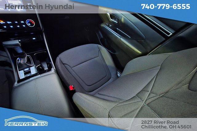 Used 2023 Hyundai Tucson SE image 14