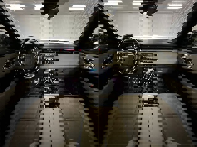 Used 2020 Land Rover Range Rover Velar R-Dynamic S image 21