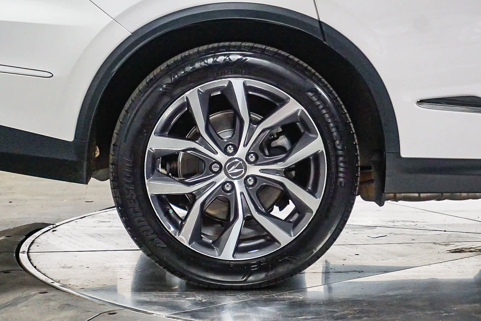 Used 2023 Acura MDX SH-AWD w/ Technology Package image 12