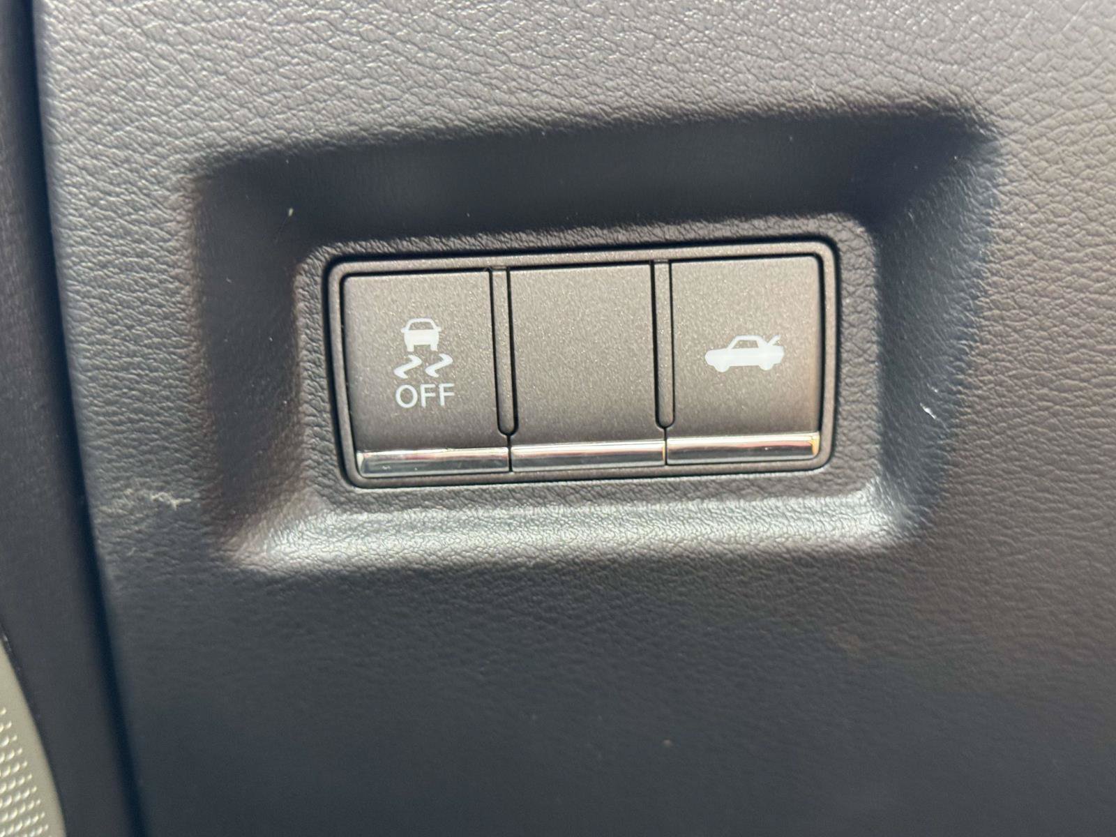 Used 2019 INFINITI Q60 Red Sport 400 AWD/4WD image 18