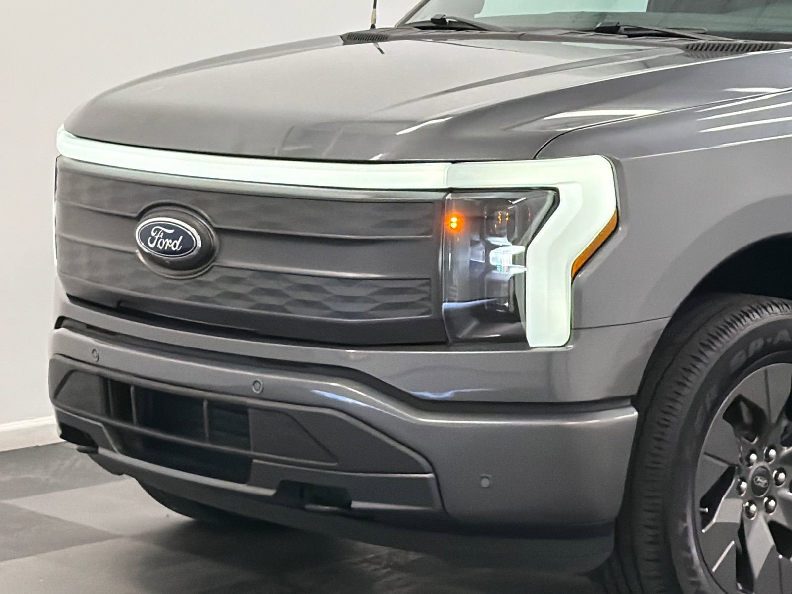 Used 2023 Ford F150 Lightning Lariat w/ Tow Technology Package image 2