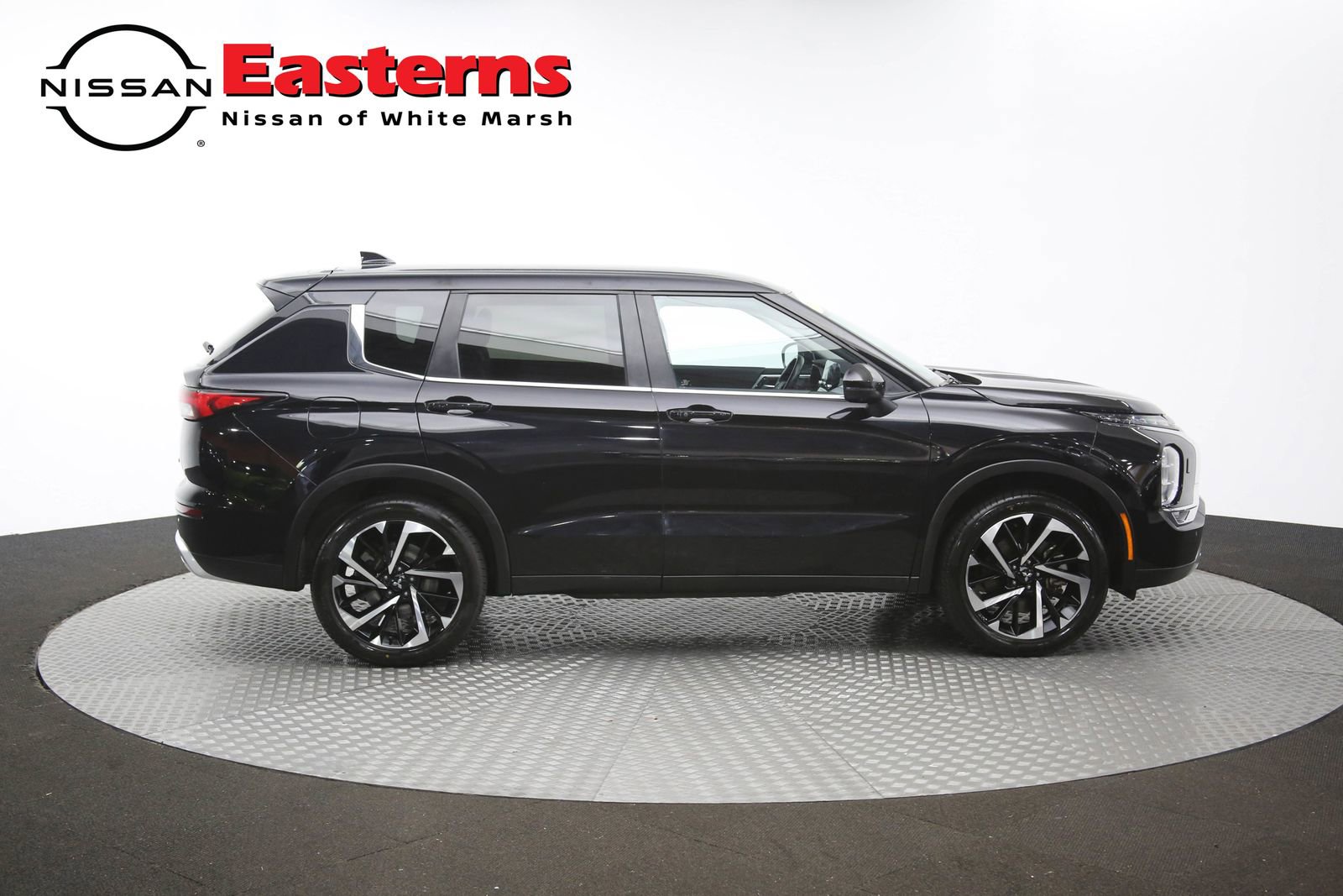 Used 2024 Mitsubishi Outlander AWD image 44