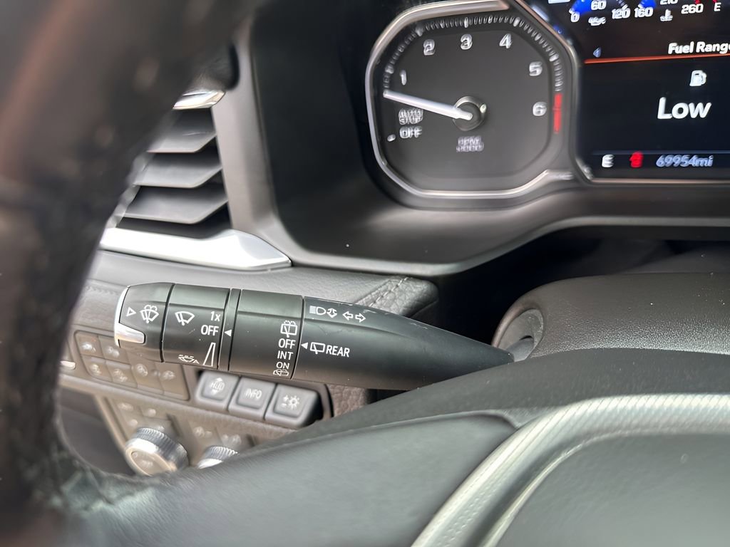 Used 2021 GMC Yukon Denali image 32