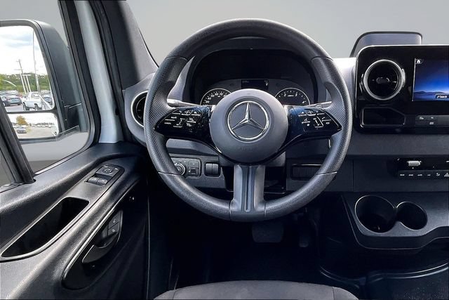Used 2025 Mercedes-Benz Sprinter 2500 image 8