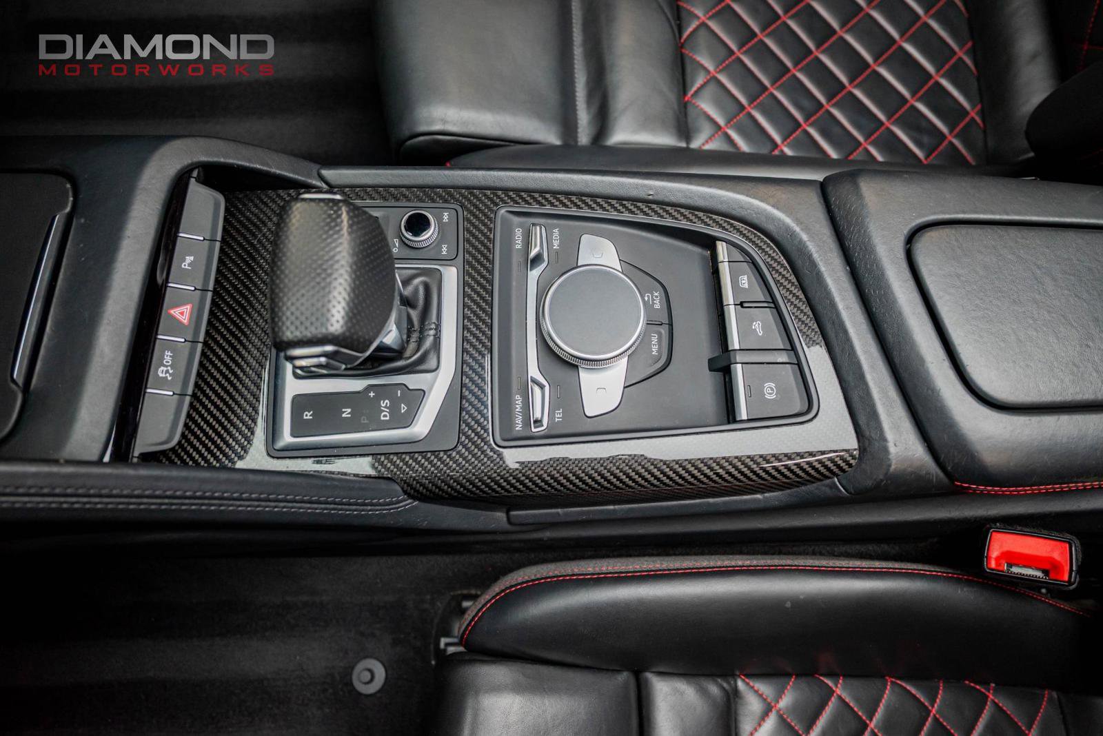 Used 2018 Audi R8 V10 w/ Carbon Exterior Package image 52