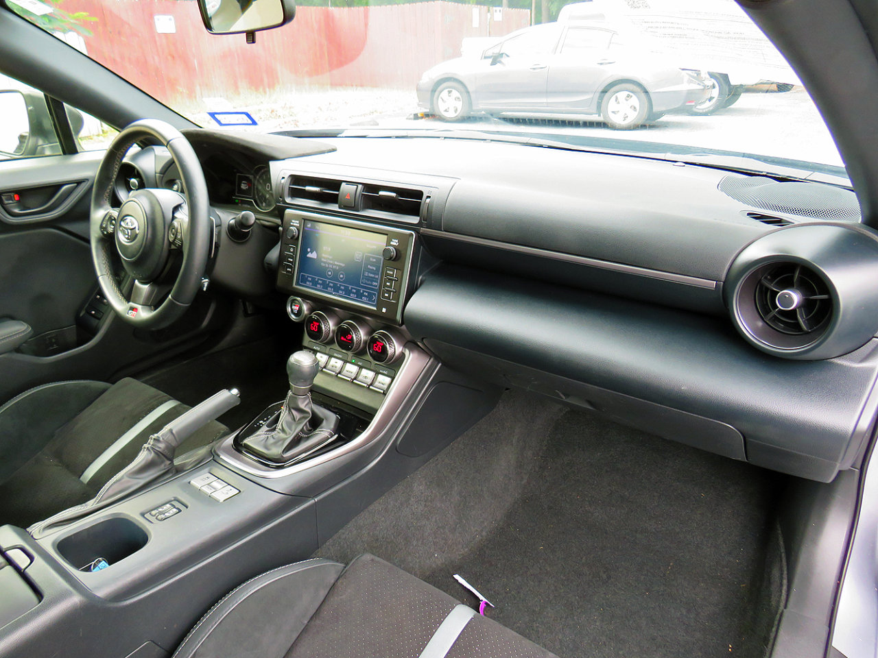 Used 2024 Toyota GR86 Premium image 18