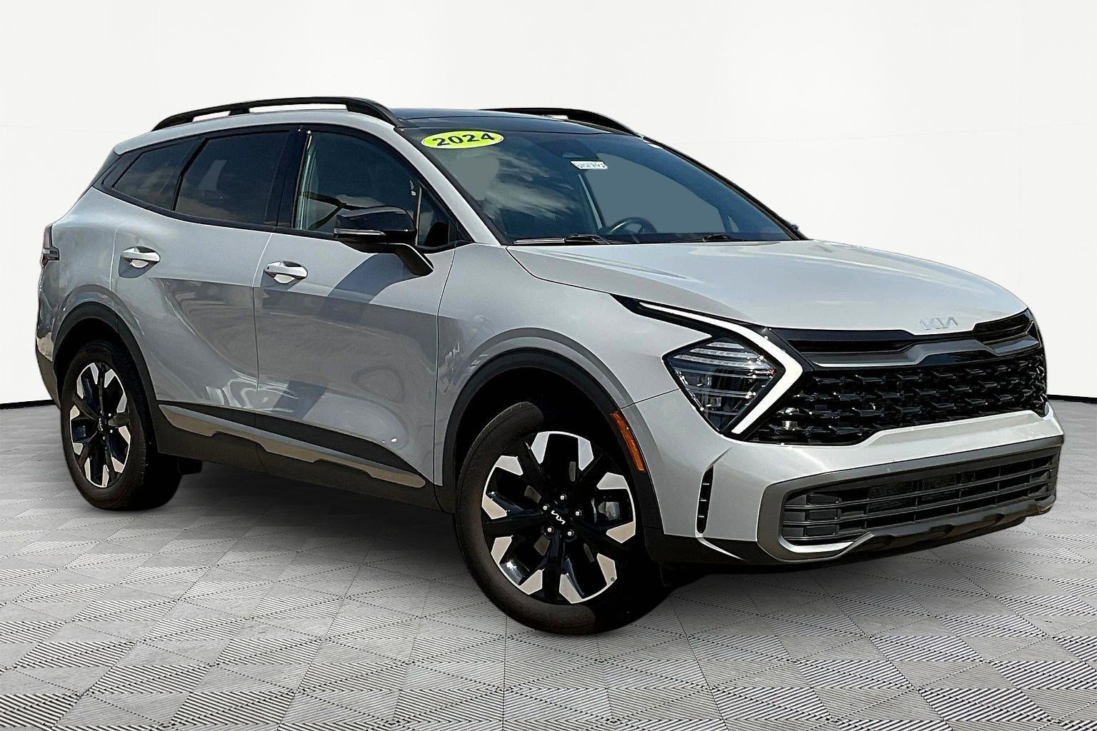 Used 2024 Kia Sportage X-Line w/ X-Line Premium Package image 3