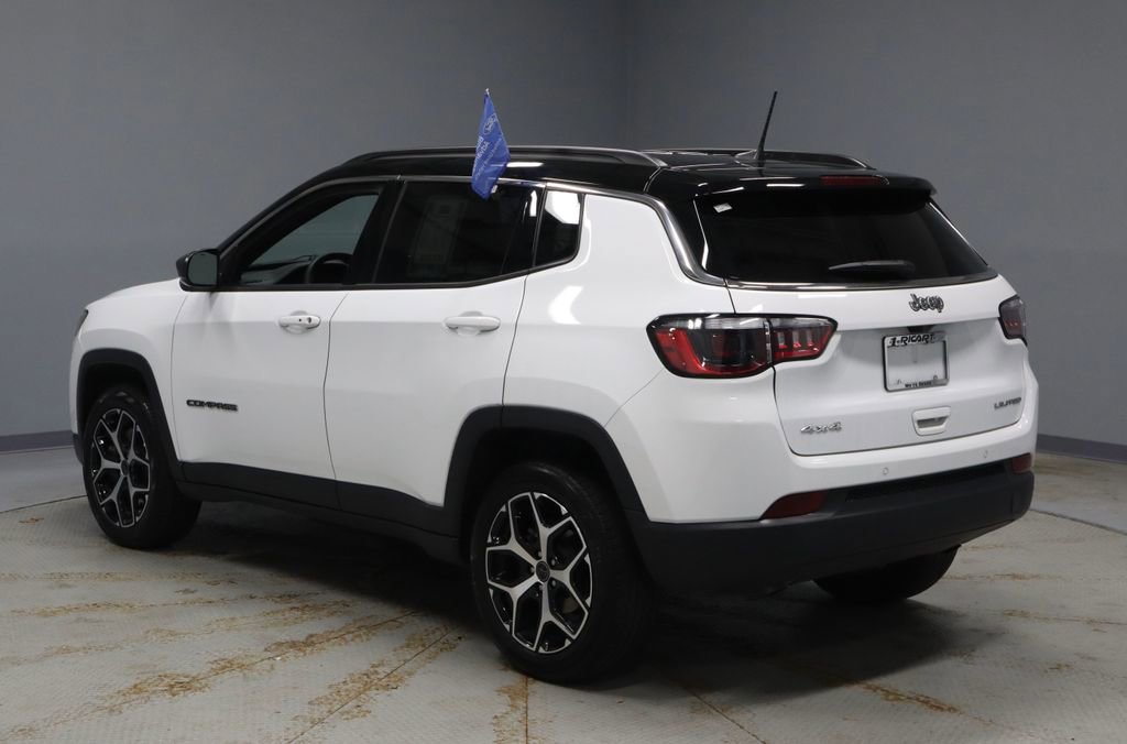 Used 2025 Jeep Compass Limited image 8