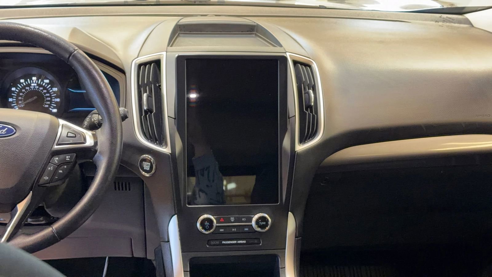 Used 2024 Ford Edge SEL w/ Cold Weather Package image 16