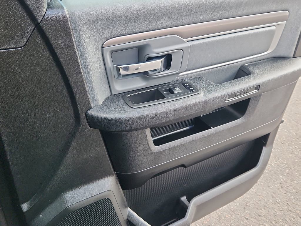 Used 2021 RAM 1500 Classic SLT image 15