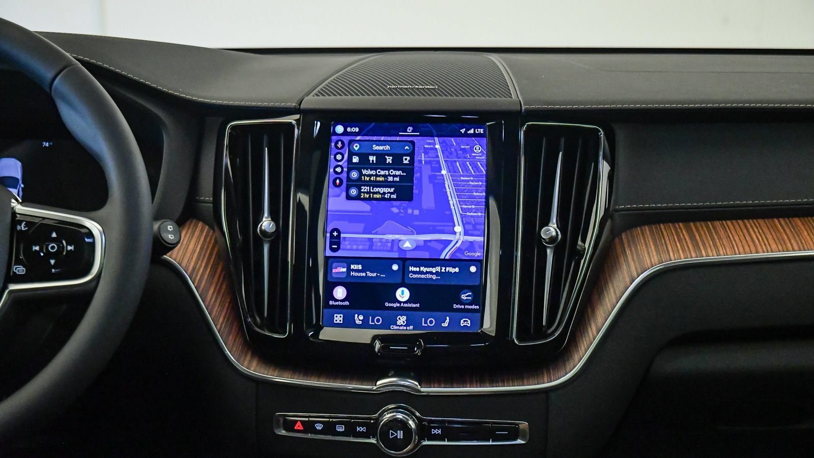 Certified 2023 Volvo XC60 B5 Ultimate w/ Climate Package FWD image 14