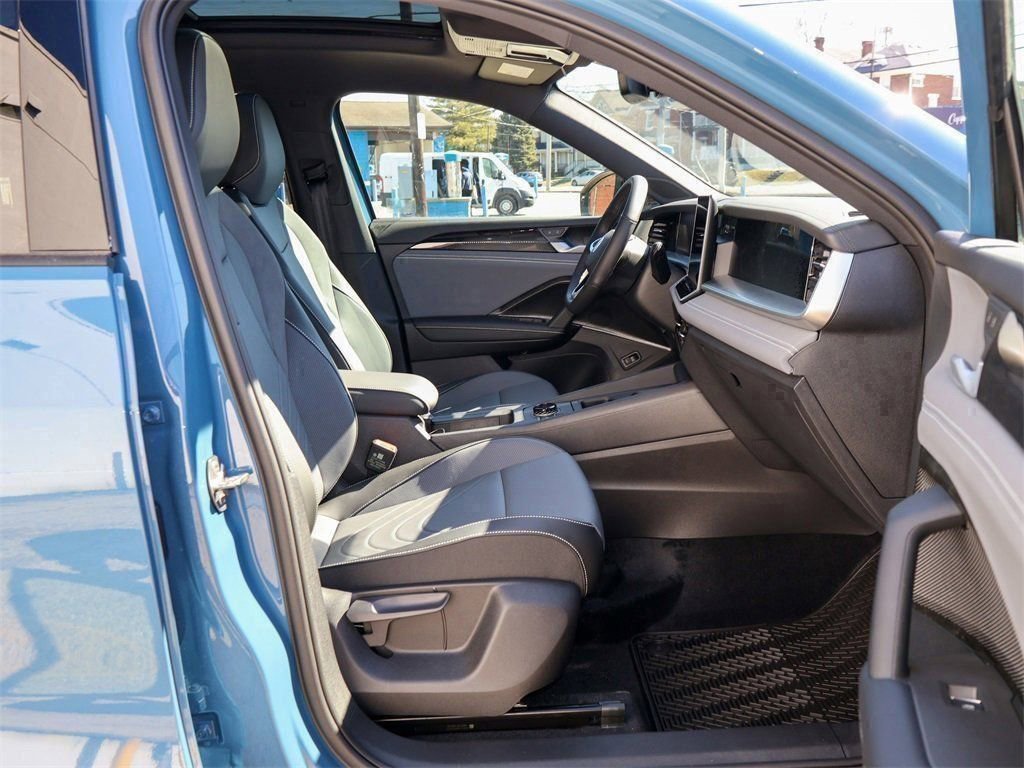 New 2026 Volkswagen Tiguan SE R-Line AWD/4WD image 29